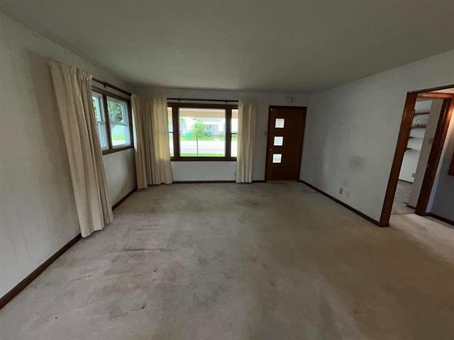724 West 22nd Street Connersville, IN 47331 - Photo 5 of 27 Living Room