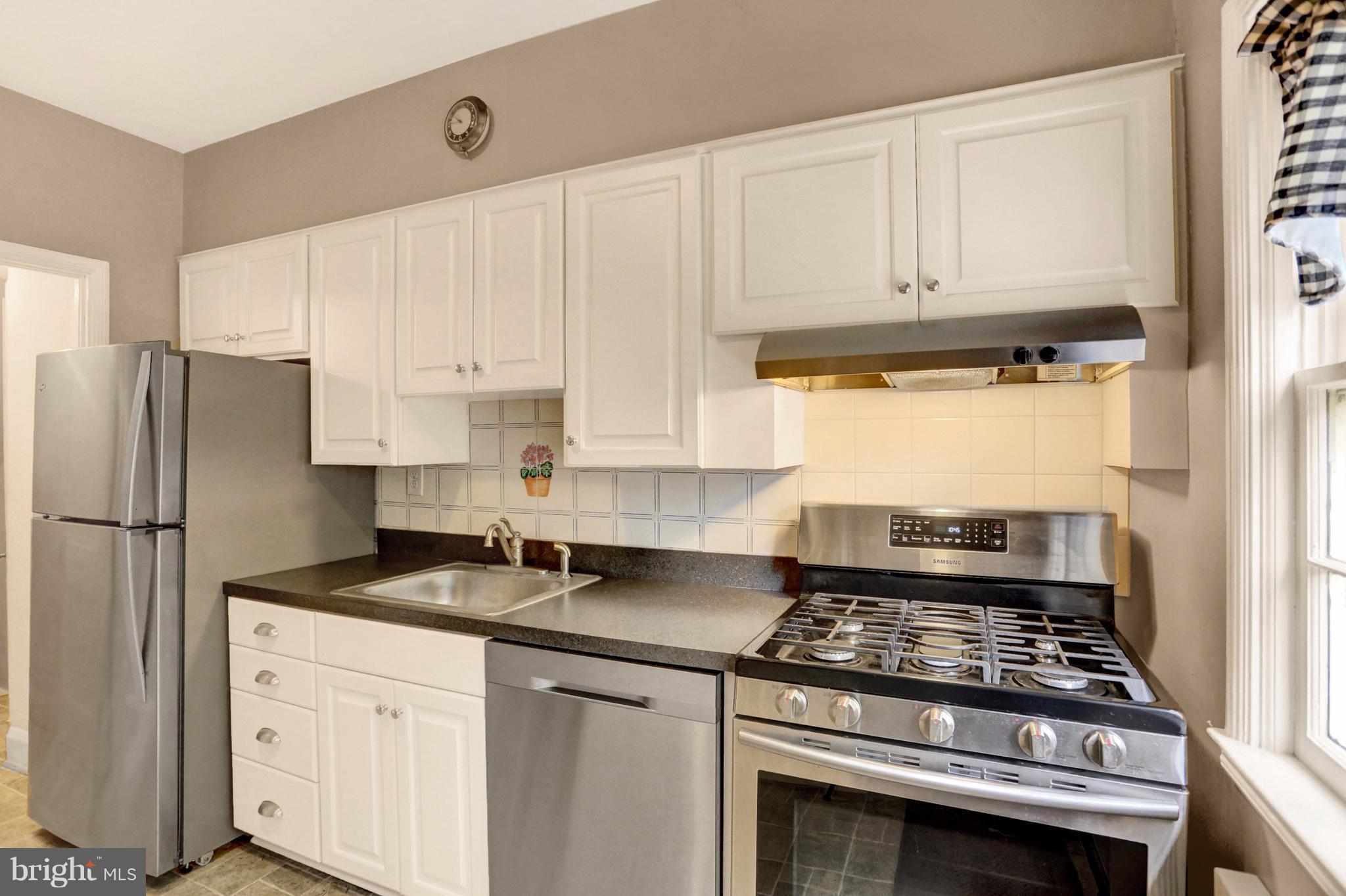 1528 Shadyside Road Baltimore, MD 21218 - Photo 13 of 27 updated w/solid wood cabinets, ceramic, stainless