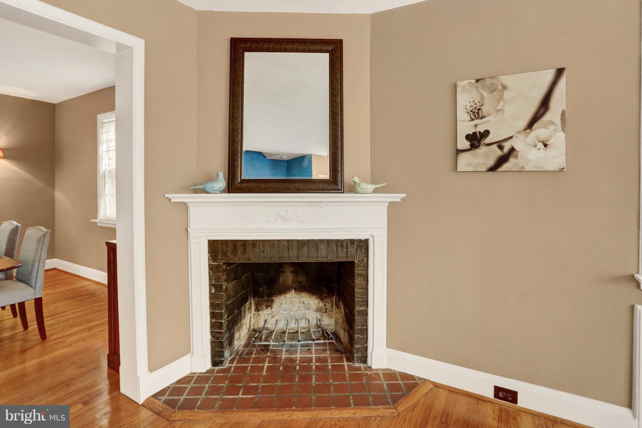 1528 Shadyside Road Baltimore, MD 21218 - Photo 10 of 27 wood burning fireplace!