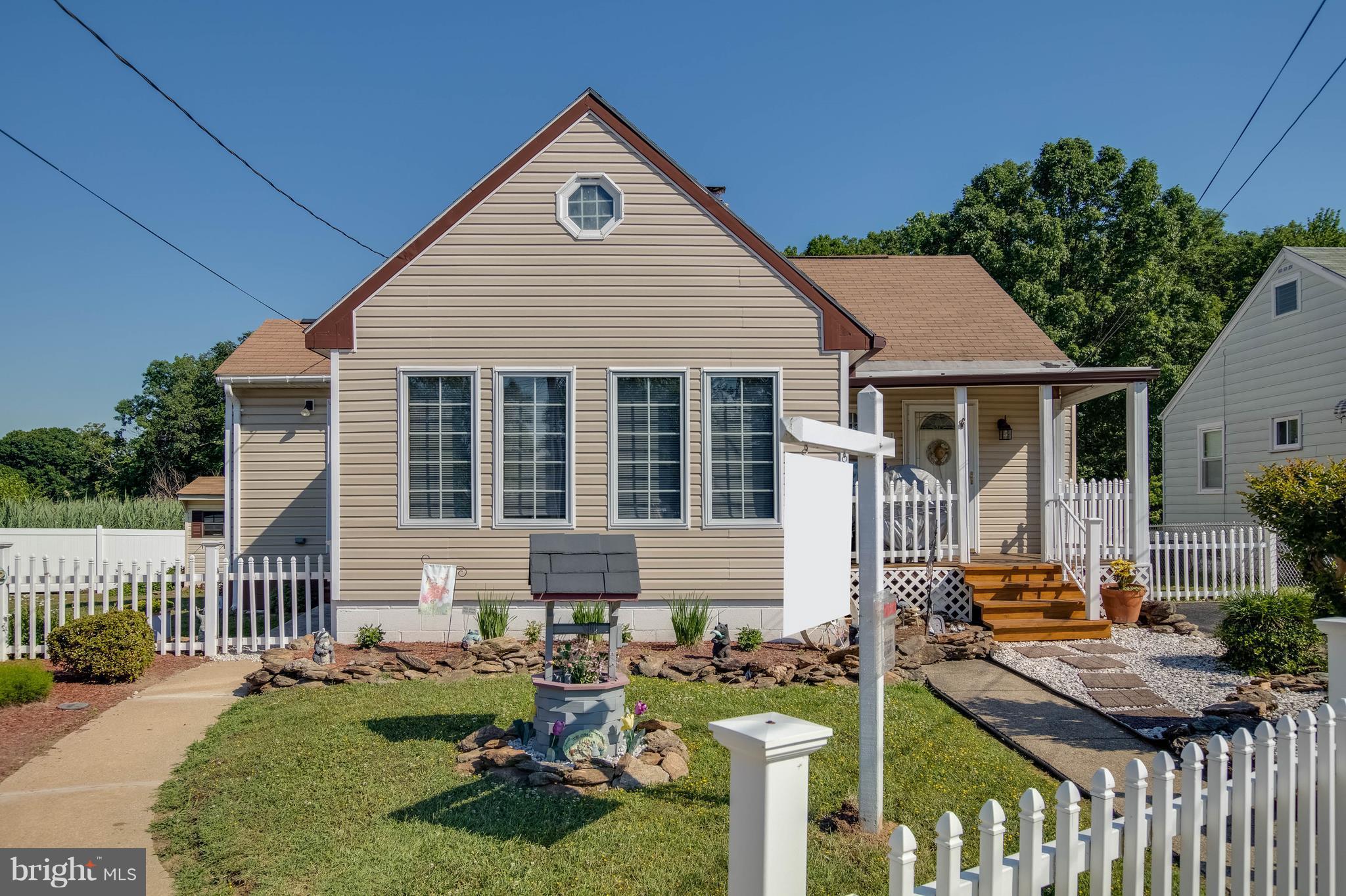 802 Martin Road Baltimore, MD 21221 - Photo 1 of 25 Exterior (Front)