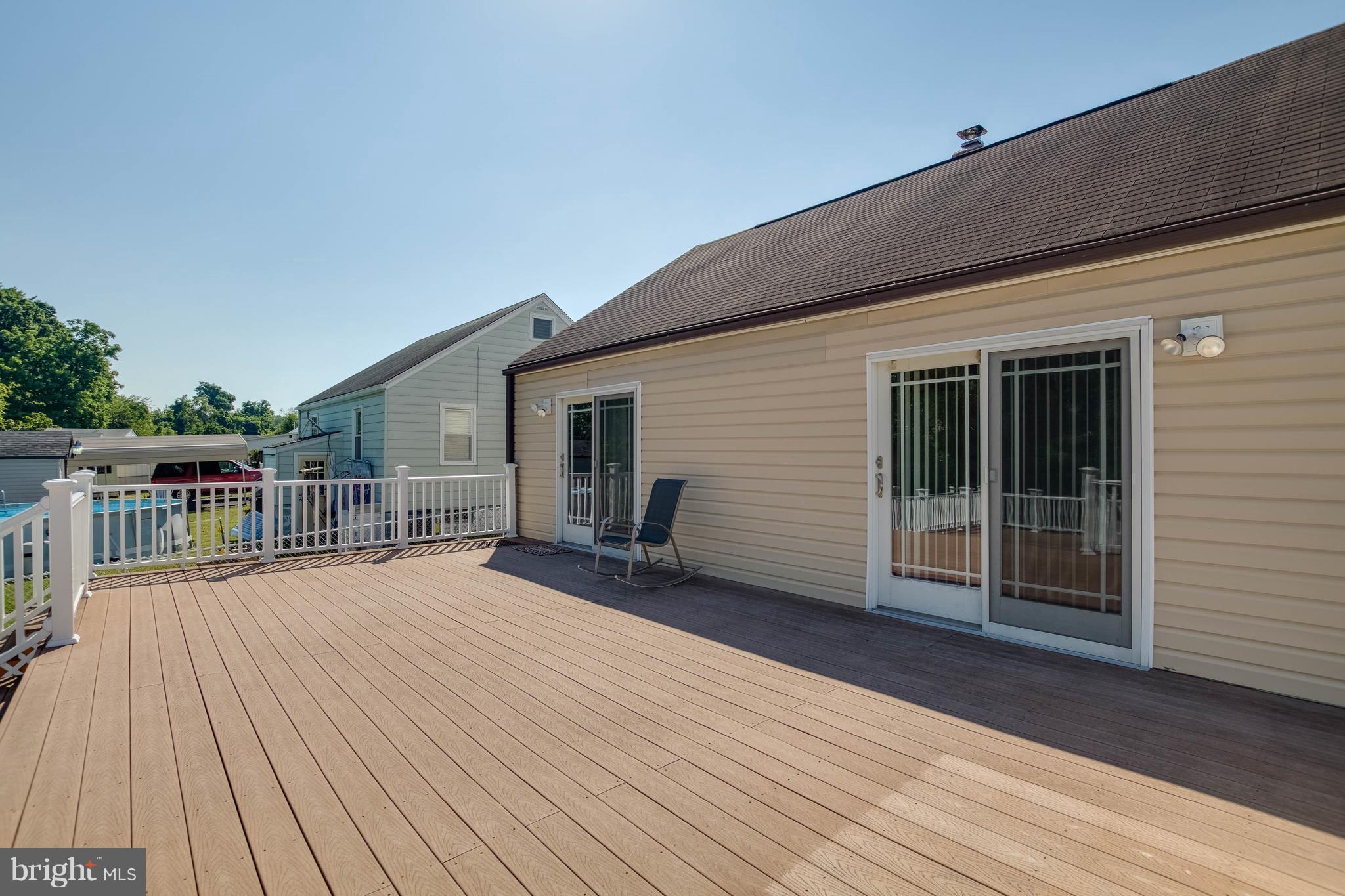 802 Martin Road Baltimore, MD 21221 - Photo 20 of 25 Exterior Rear Deck