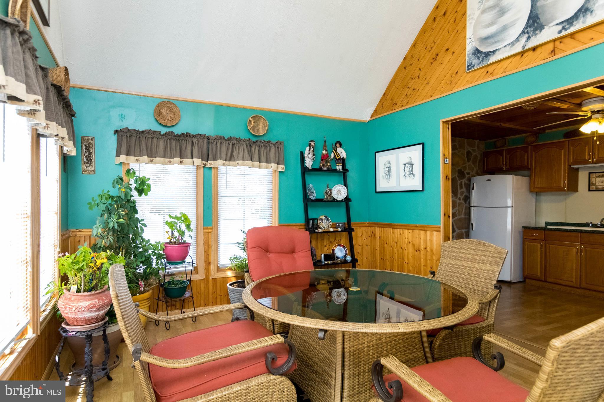 802 Martin Road Baltimore, MD 21221 - Photo 6 of 25 Dining Room/Sunroom