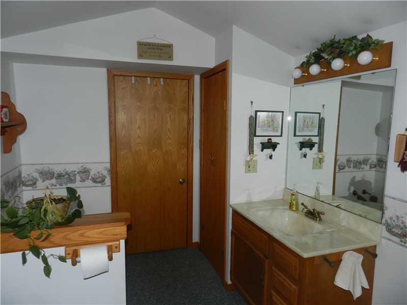 4110 Hollow Road New Castle, PA 16101 - Photo 14 of 18 Full Bath.