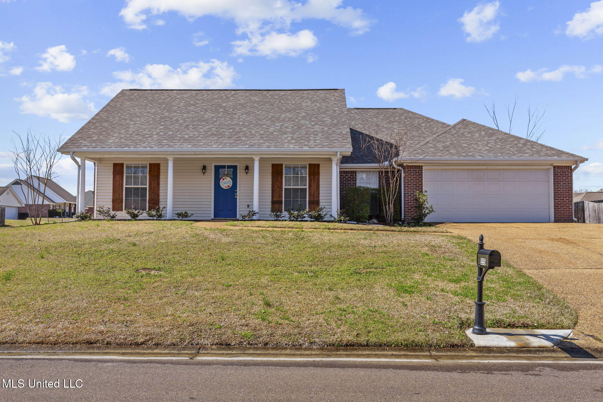555 Oak Ridge Way Pearl, MS 39208 - Photo 1 of 38 1-web-or-mls-555 Oak Ridge-1