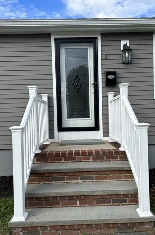 31 Longmeadow Road Beverly, MA 01915 - Photo 3 of 40 Gallery Image 3