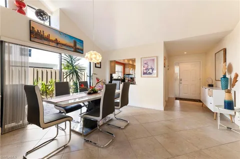 $625,000 | 515 Beachwalk Circle, Naples, FL 34108