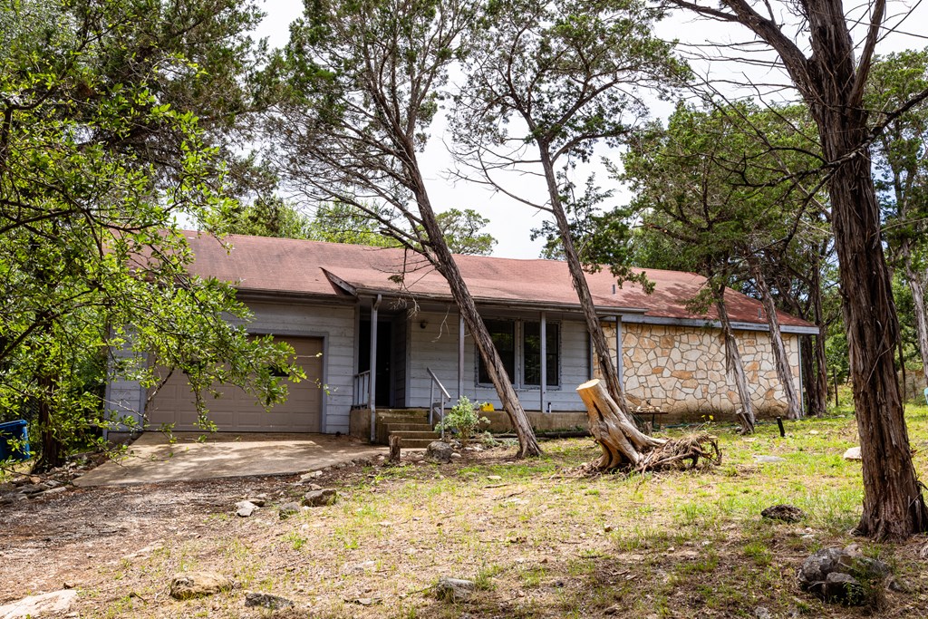 127 Whitetail Road Kerrville, TX 78028 - Photo 18 of 33