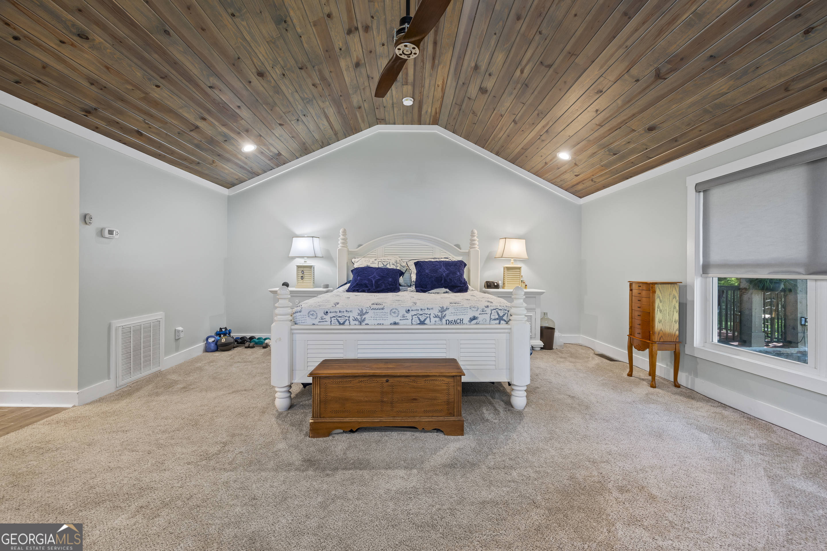711 Shackelford Road Royston, GA 30662 - Photo 23 of 50 a bed room with a bed and a tv