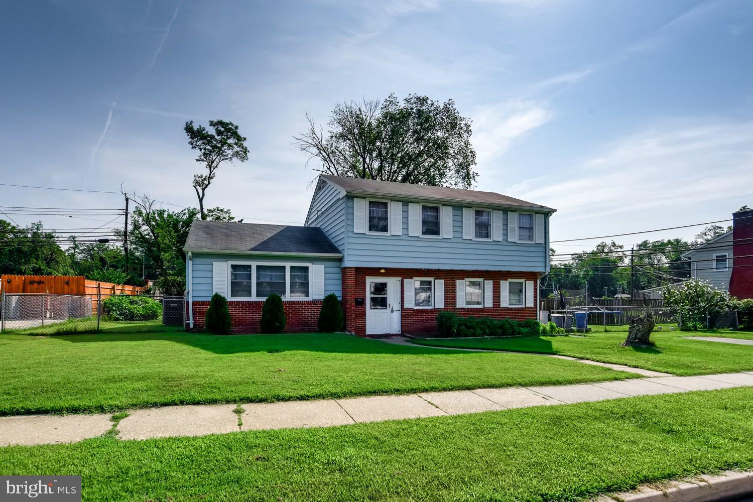 5813 Oakland Road Baltimore, MD 21227 - Photo 2 of 32