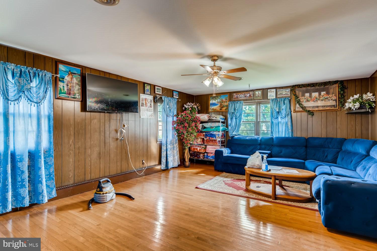 5813 Oakland Road Baltimore, MD 21227 - Photo 15 of 32