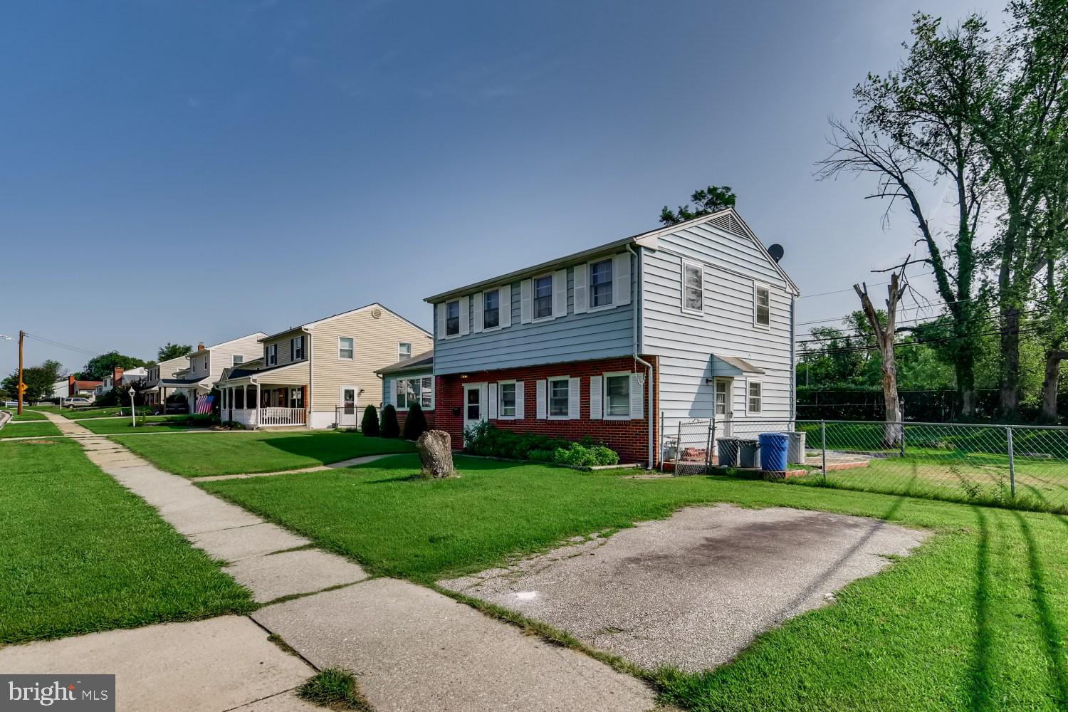 5813 Oakland Road Baltimore, MD 21227 - Photo 3 of 32