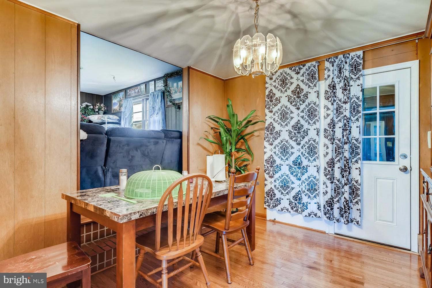 5813 Oakland Road Baltimore, MD 21227 - Photo 10 of 32