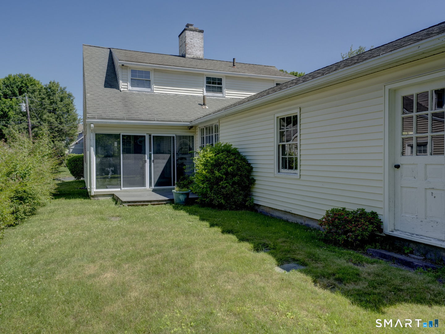 176 Stearns Street Bristol, CT 06010 - Photo 5 of 38