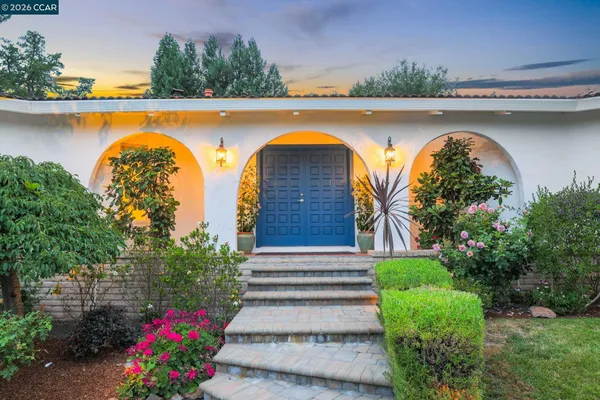 $2,190,000 | 10 Darnby Court, Orinda, CA 94563