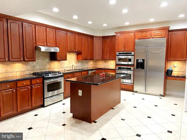 $9,500 | 9809 Hall Road, Potomac, MD 20854