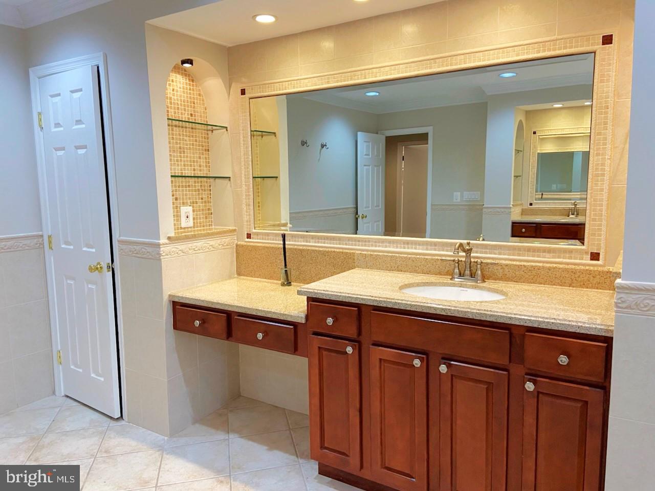 9809 Hall Road Potomac, MD 20854 - Photo 16 of 22