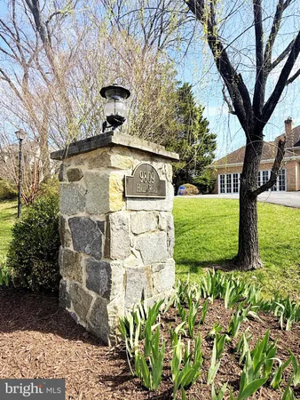 a view of a back yard of the house