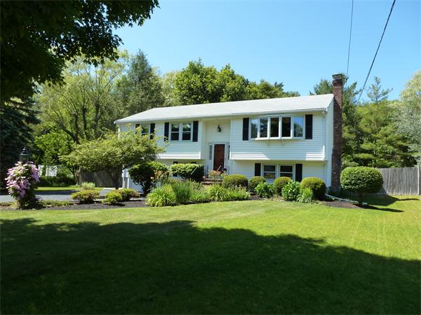 51 Cedarwood Road Hanover, MA 02339 - Photo 1 of 24 Gallery Image 1