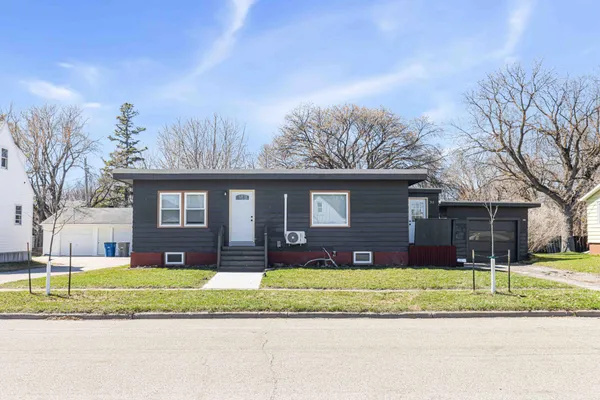 $160,000 | 713 13th Street North, Moorhead, MN 56560