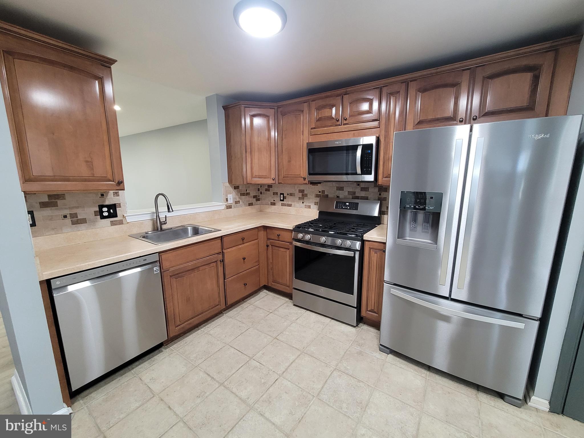 7733 Cornerstone Way Windsor Mill, MD 21244 - Photo 4 of 37