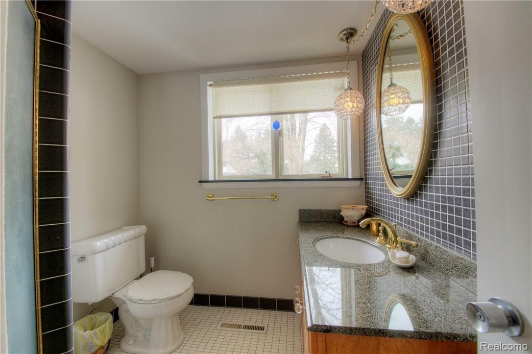 8232 Earhart Road South Lyon, MI 48178 - Photo 46 of 63 930A1700_1_2.jpg