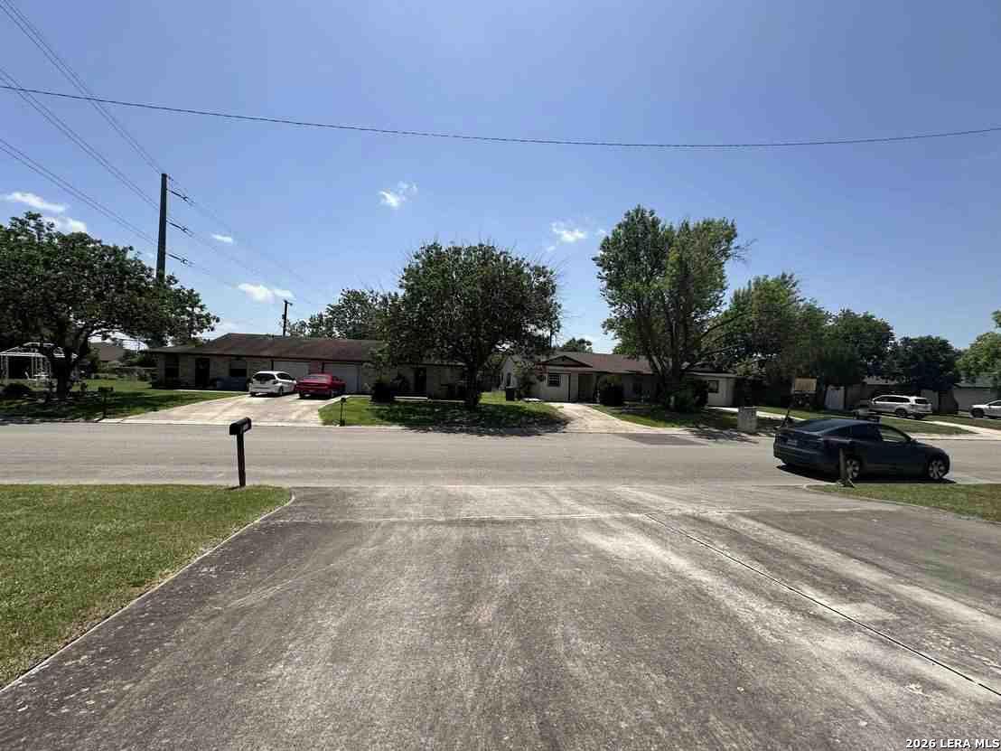 1533 Eichen Road New Braunfels, TX 78130 - Photo 4 of 24 a view of outdoor space and yard