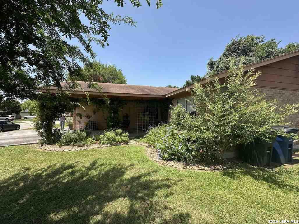 1533 Eichen Road New Braunfels, TX 78130 - Photo 7 of 24 a view of a house with a yard