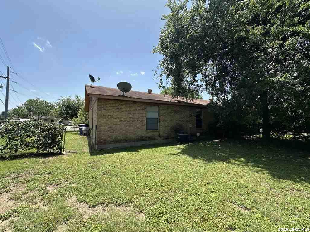 1533 Eichen Road New Braunfels, TX 78130 - Photo 8 of 24 a view of a backyard of the house