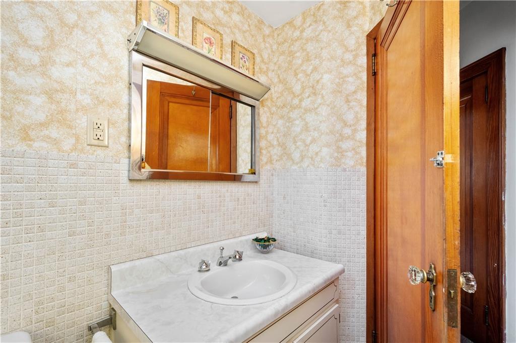1223 Ingham Street Pittsburgh, PA 15212 - Photo 15 of 37 Gallery Image 15