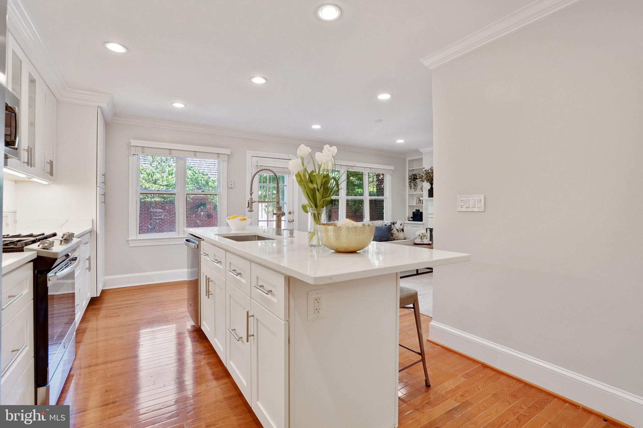 7281 Evans Mill Road McLean, VA 22101 - Photo 8 of 33 Gallery Image 8