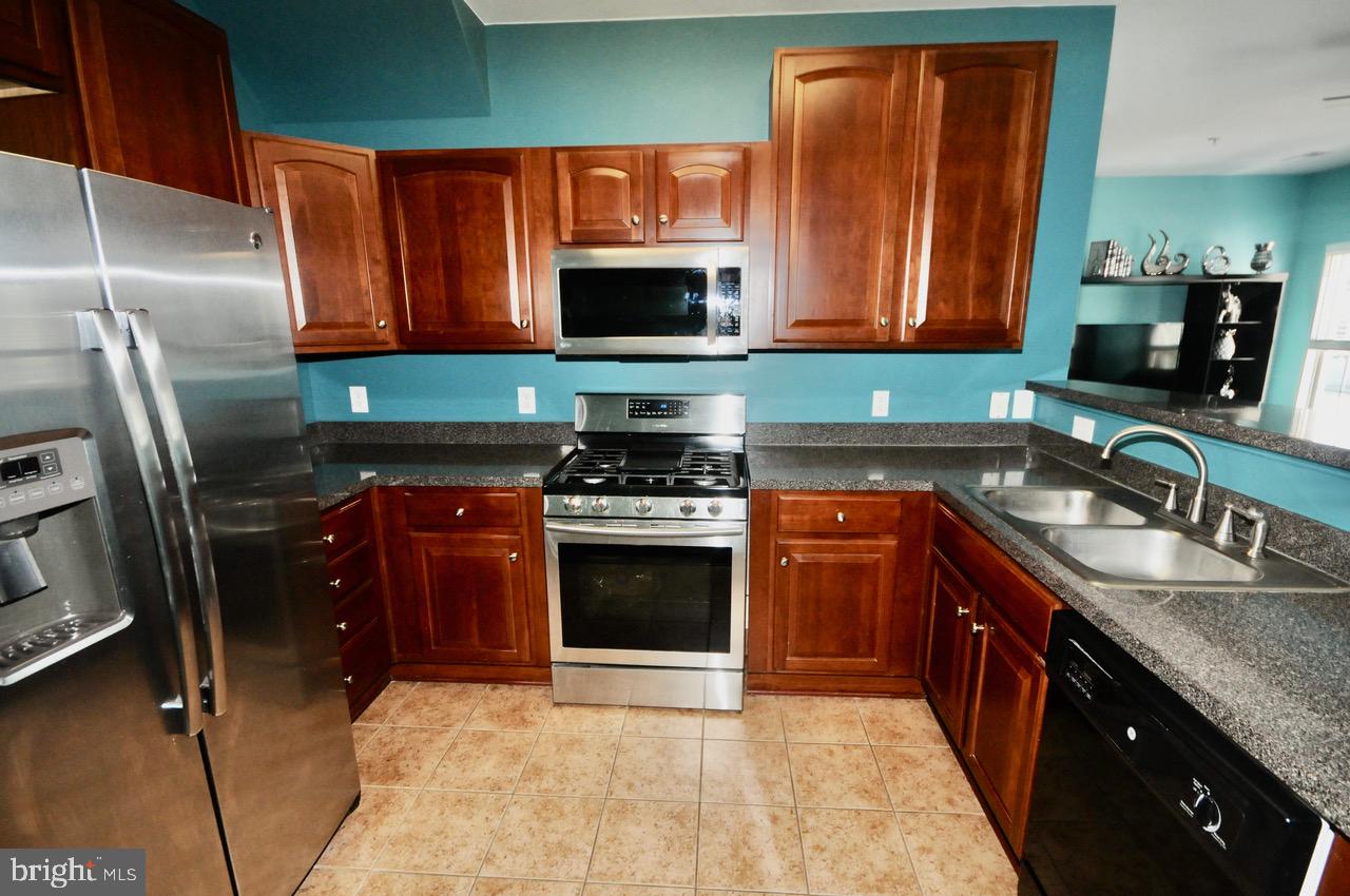 13 Shad Court Riverside, NJ 08075 - Photo 5 of 39 Kitchen