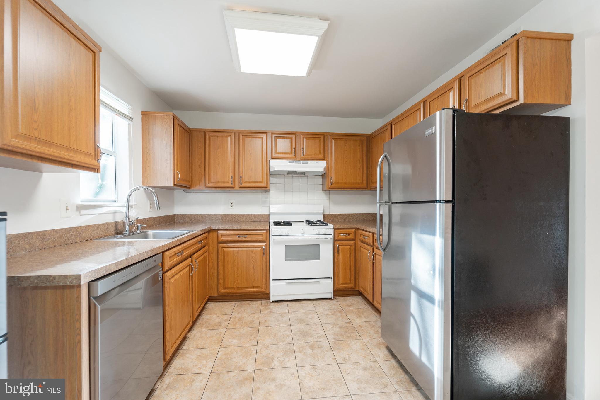 17 Long Green Court Silver Spring, MD 20906 - Photo 8 of 32 Gallery Image 8