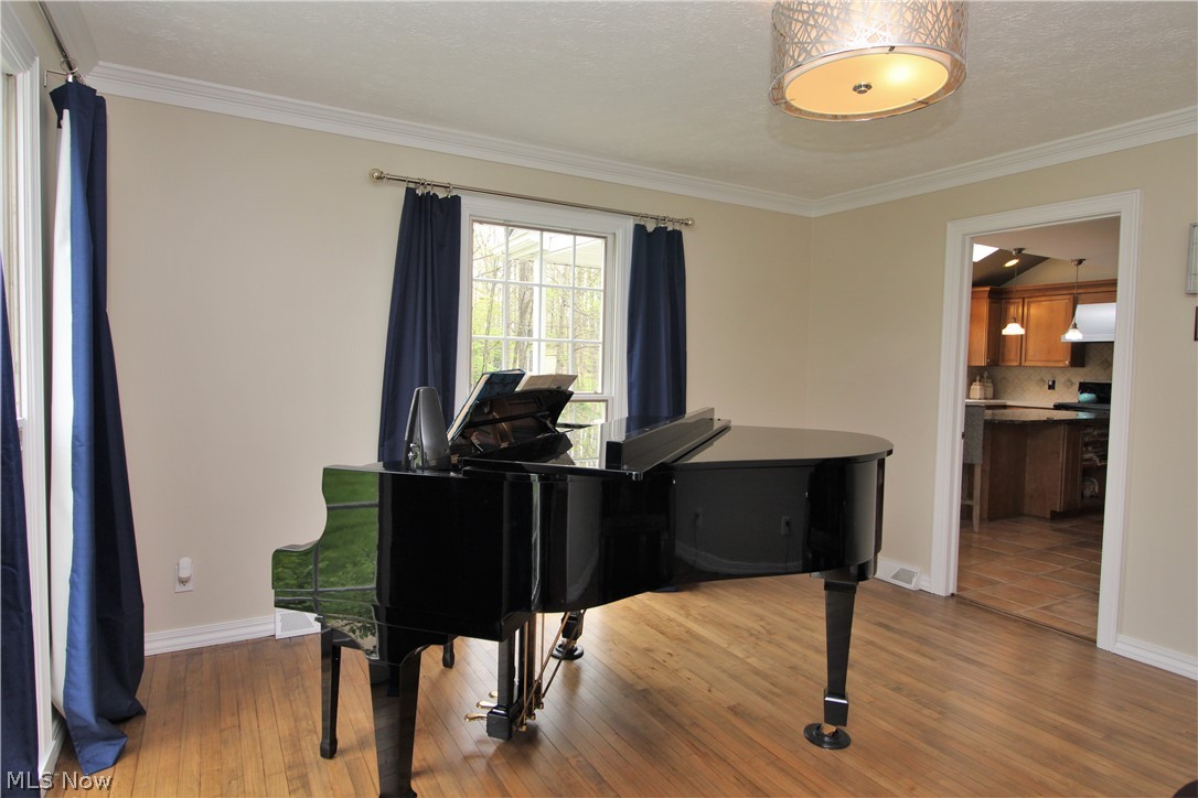 7225 Hayward Road Hudson, OH 44236 - Photo 9 of 31 Dining Room
