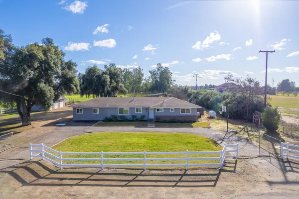 $740,000 | 5187 East Behymer Avenue, Clovis, CA 93619