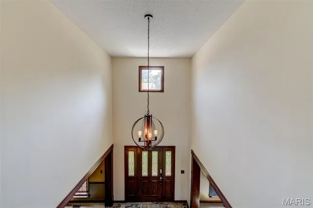 $369,500 | 15509 Debridge Way, Florissant, MO 63034