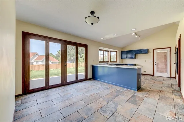 $369,500 | 15509 Debridge Way, Florissant, MO 63034