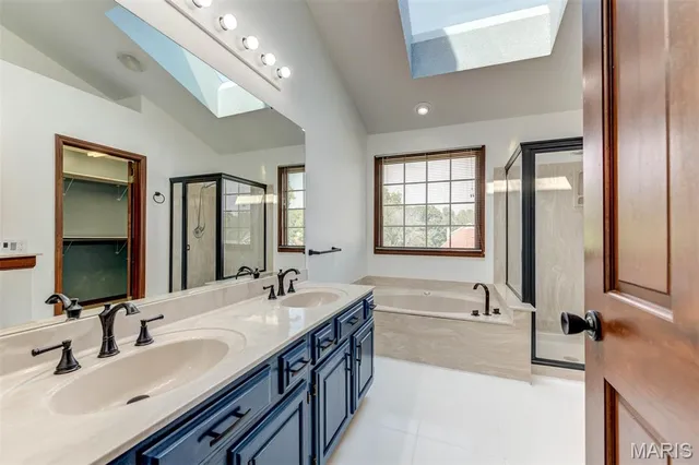 $369,500 | 15509 Debridge Way, Florissant, MO 63034