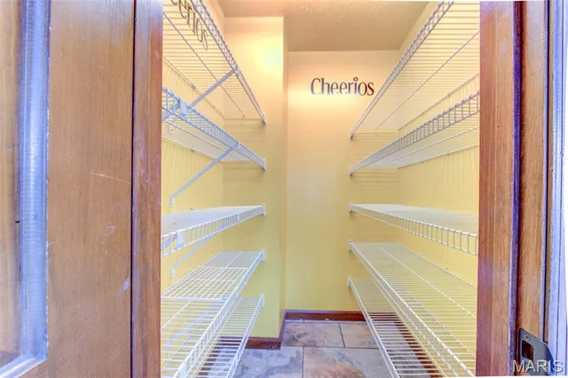 $369,500 | 15509 Debridge Way, Florissant, MO 63034