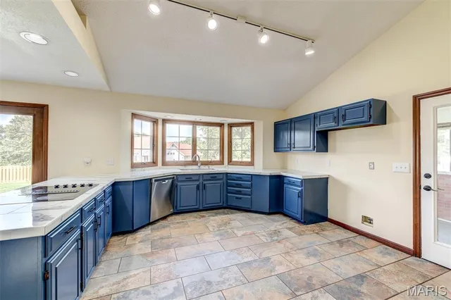 $369,500 | 15509 Debridge Way, Florissant, MO 63034