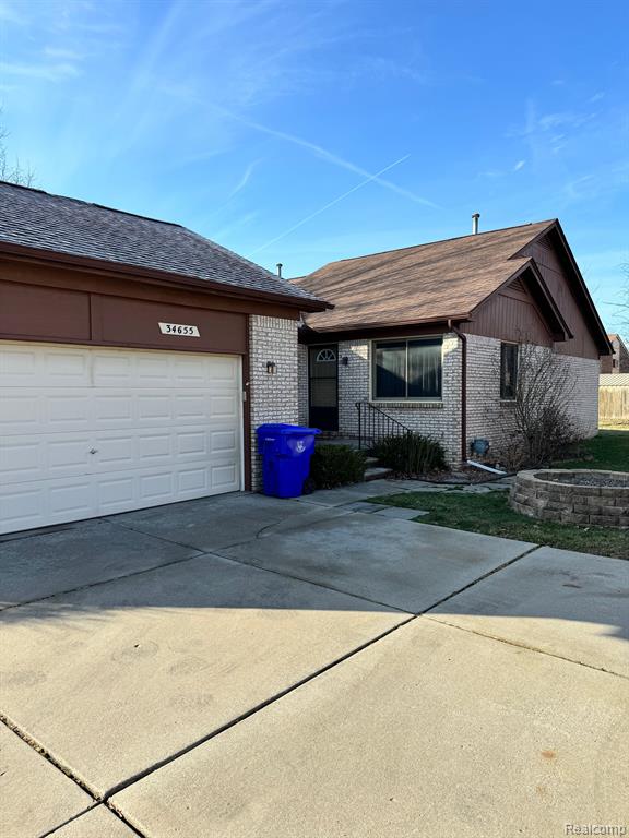 34655 Mercer Lane Fraser, MI 48026 - Photo 2 of 12