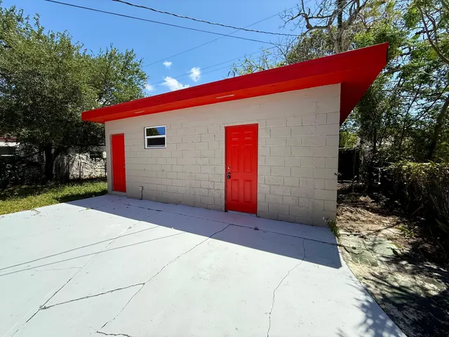 $1,450 | 926 33rd Street, Unit BACK, West Palm Beach, FL 33407