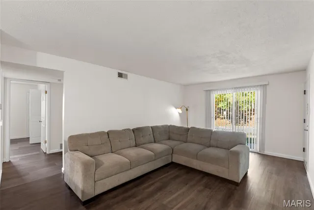 $82,500 | 2804 Blackforest Drive, Unit A, St. Louis, MO 63129