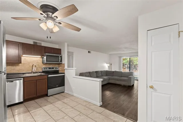 $82,500 | 2804 Blackforest Drive, Unit A, St. Louis, MO 63129