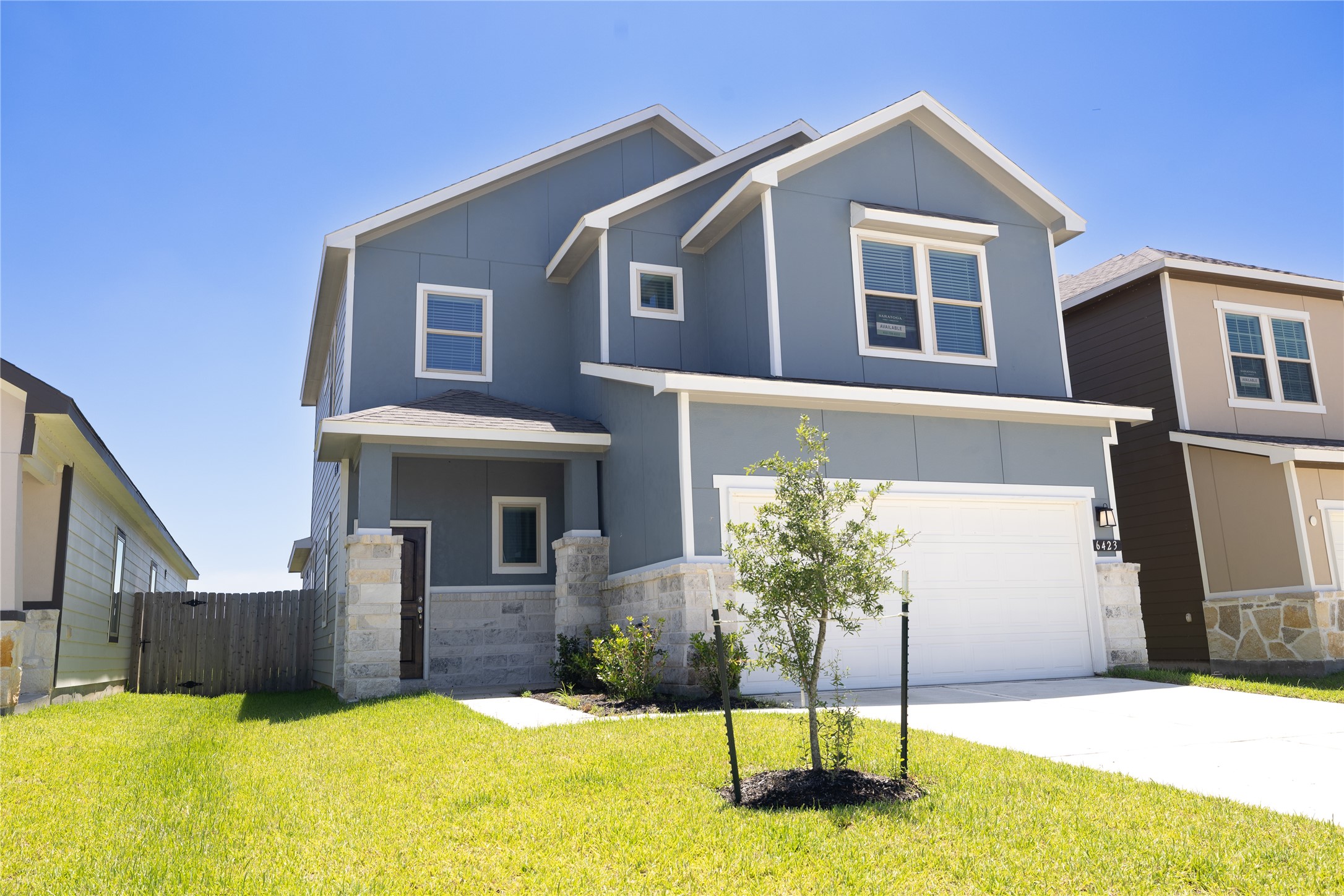 6423 Bolinas Court Rosharon, TX 77583 - Photo 3 of 39 a front view of a house with a yard