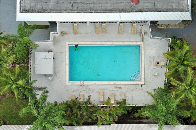 $1,700 | 17255 Southwest 95th Avenue, Unit 201, Palmetto Bay, FL 33157