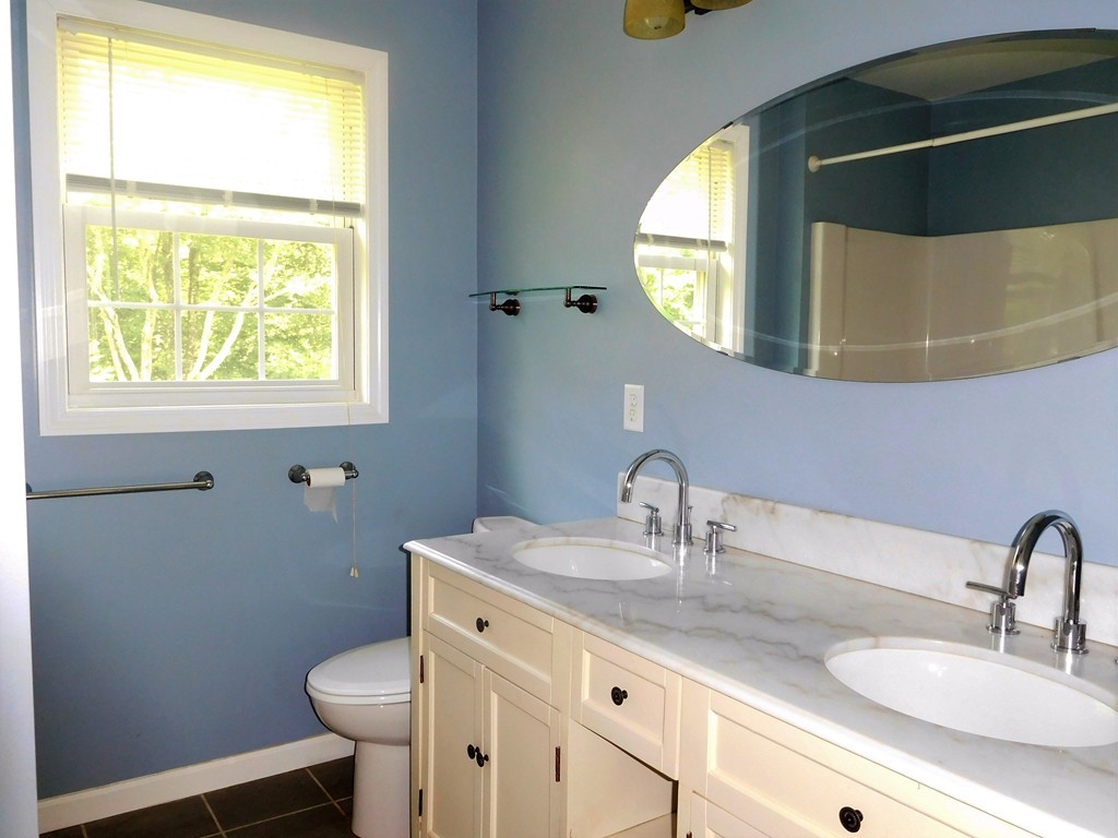 208 Federal Hill Road Oxford, MA 01540 - Photo 14 of 19 Gallery Image 14