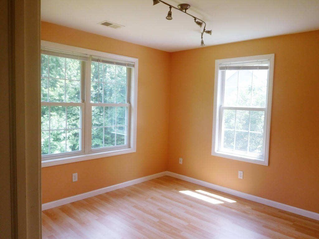 208 Federal Hill Road Oxford, MA 01540 - Photo 16 of 19 Gallery Image 16