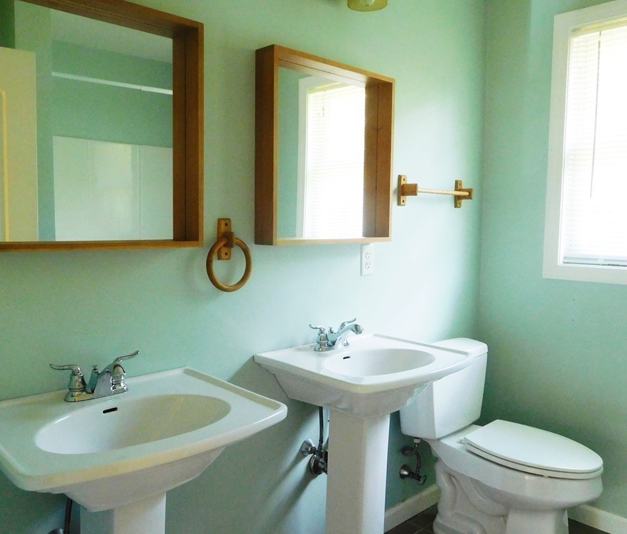 208 Federal Hill Road Oxford, MA 01540 - Photo 18 of 19 Gallery Image 18