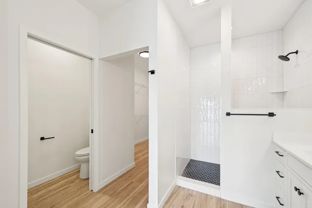 $899,900 | 1625 Lake Avenue, Luck, WI 54853