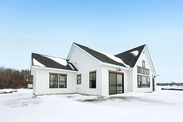 $899,900 | 1625 Lake Avenue, Luck, WI 54853